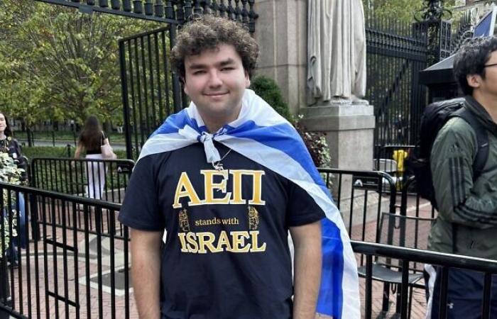 Attivisti filo-palestinesi gridano alla Columbia mentre gli studenti celebrano il primo anno dall’attacco del 7 ottobre