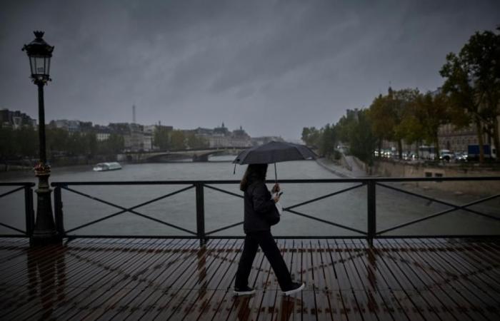 La depressione di Kirk travolge la Francia, Seine-et-Marne in allerta rossa