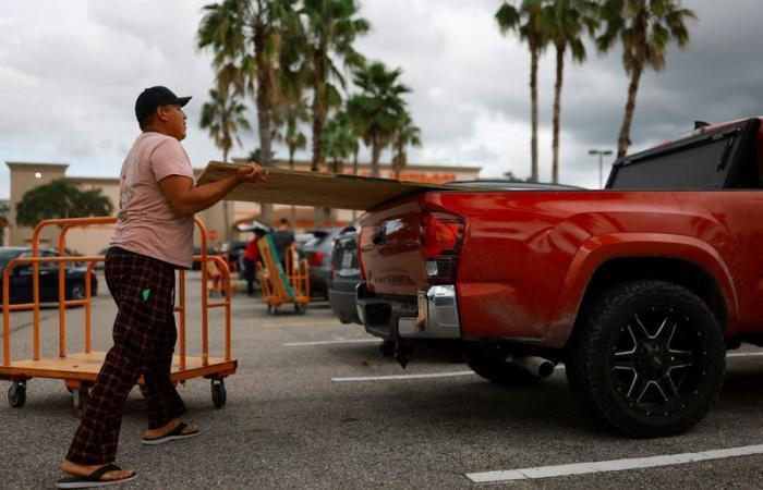 Gli abitanti della Florida fuggono dal disastro imminente mentre l’uragano Milton si avvicina