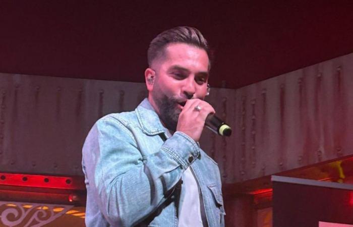 Kendji, commosso, ritrova il suo pubblico e dà fuoco durante lo showcase dell’NRJ a Waterloo (video)