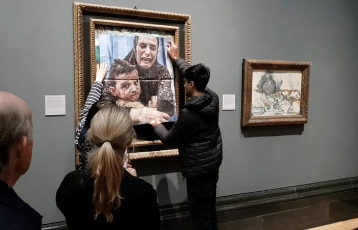 National Gallery di Londra: attivisti anti-israeliani coprono un dipinto di Picasso