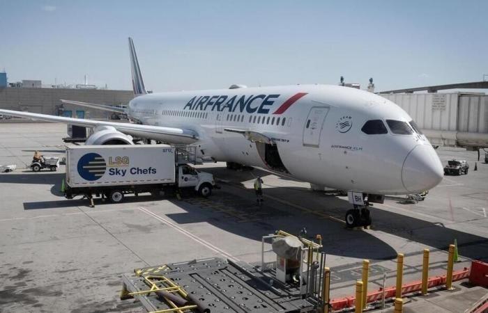 un aereo dell’Air France finisce in volo durante un attentato