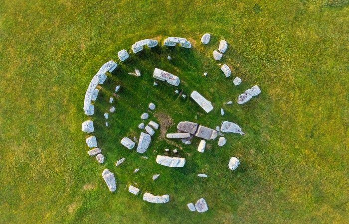 I segreti di Stonehenge e la fisica ritagliata dalla carta