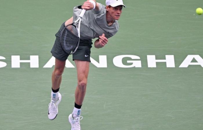 Masters 1000 Shanghai | Jannik Sinner affronta Daniil Medvedev (6-1, 6-3) e accede alla semifinale