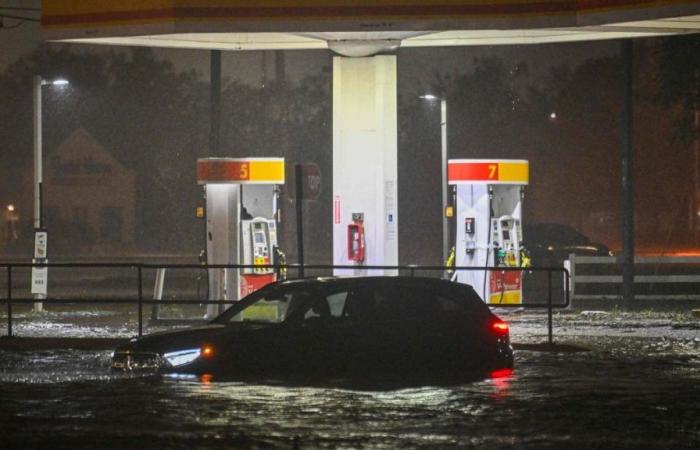 L’uragano Milton colpisce la Florida, 2,5 milioni di case senza elettricità