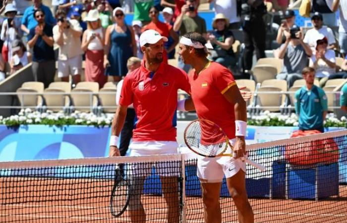 “Milioni di bambini hanno iniziato a giocare a tennis grazie a te”, dice Novak Djokovic dopo l’annuncio del ritiro di Rafael Nadal