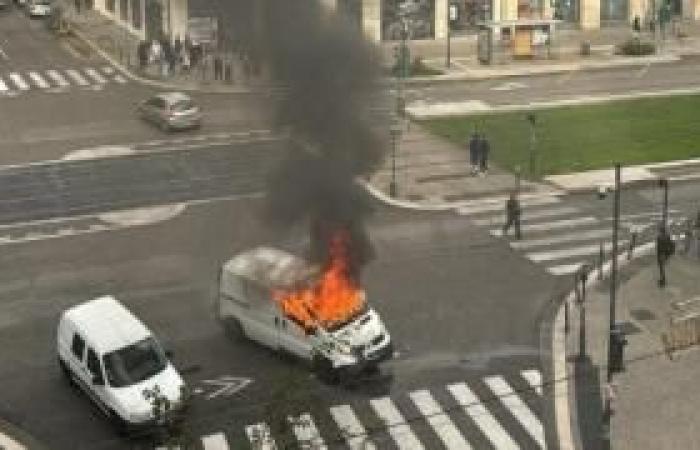 assaltato con un kalashnikov un furgone trasporto valori Loomis in centro città, i malviventi fuggono