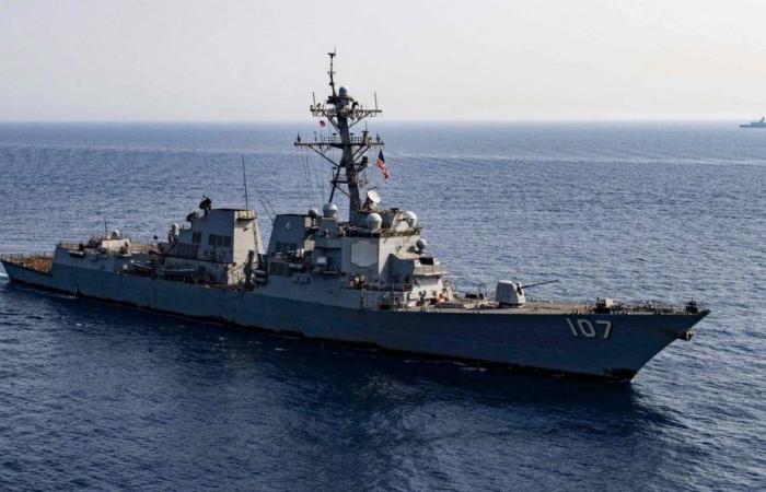 Nave danneggiata in un attacco al largo dello Yemen