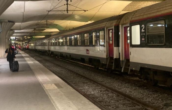 Il treno Parigi-Briançon arriva all’Assemblea nazionale