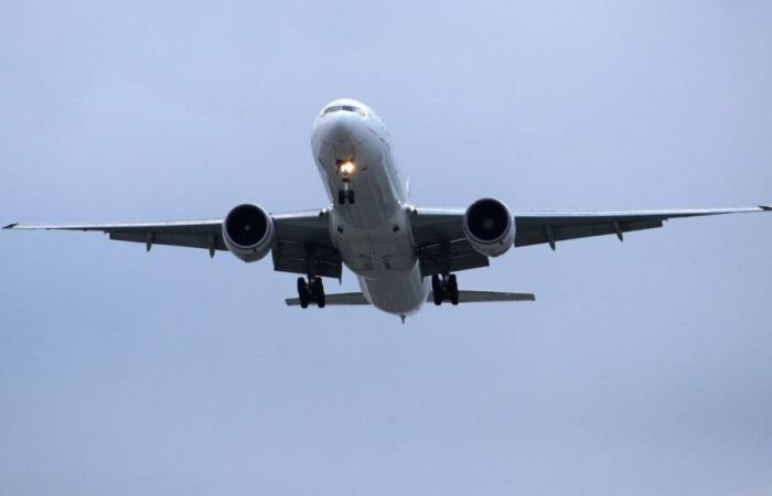 Durante il volo, un aereo dell’Air France ha visto i missili iraniani passare contro Israele