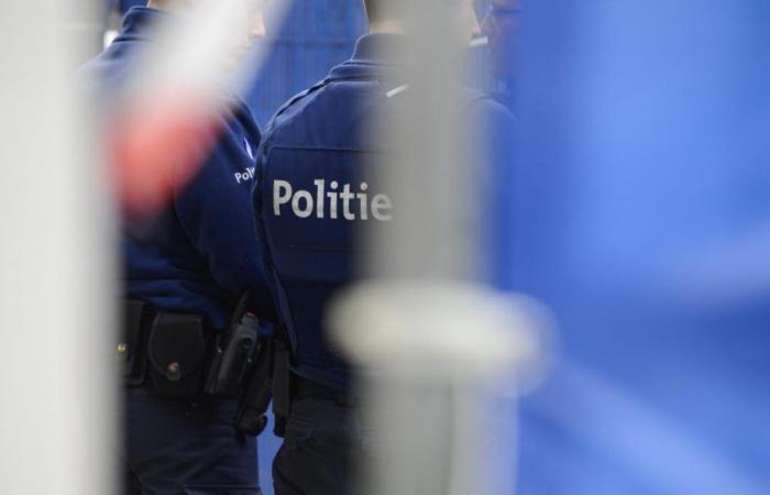 Un agente di polizia ferito al volto dall’ammoniaca a Bruxelles