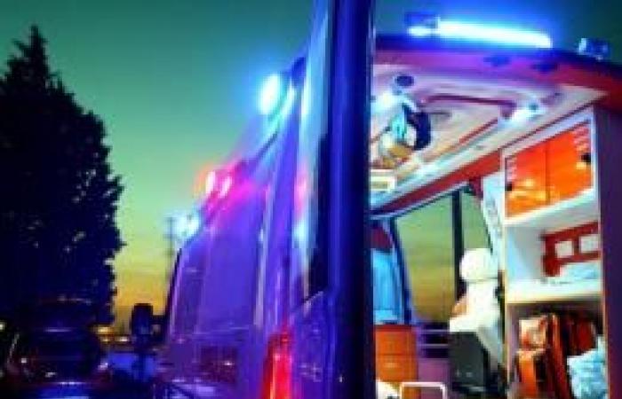 ciclista in condizioni critiche dopo essere stato investito da un autobus a Gand