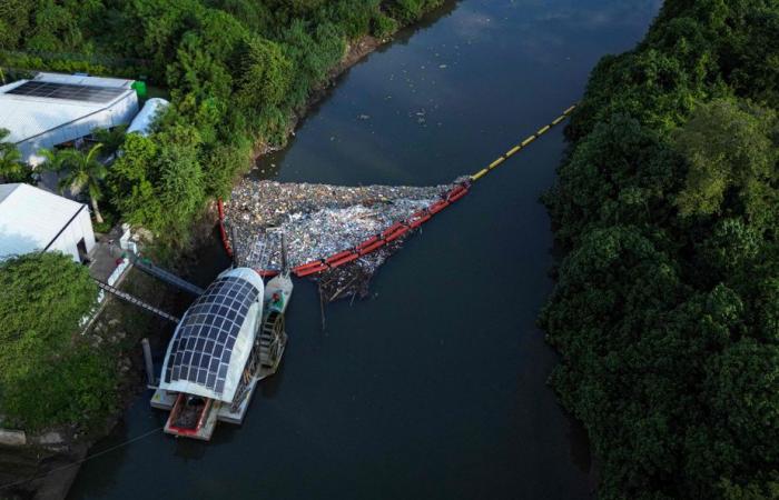 Panama | Wanda, la macchina che raccoglie i rifiuti galleggianti