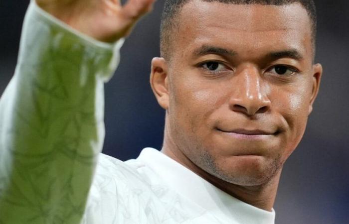 “Vive sotto pressione permanente”: un famoso giornalista fa di tutto per difendere Kylian Mbappé