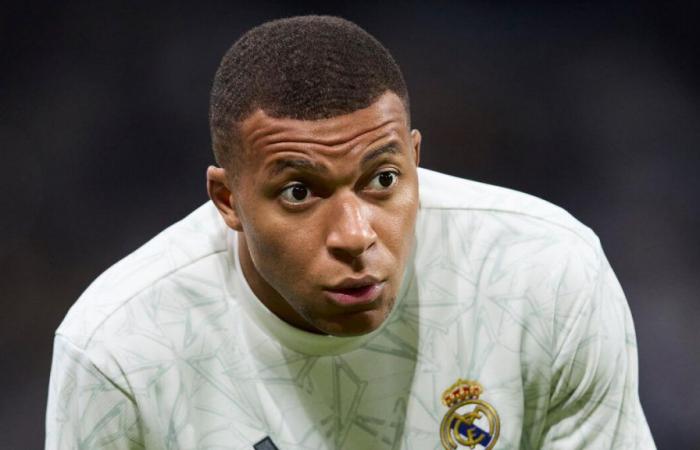 Squadra francese: in mezzo alle polemiche, Kylian Mbappé posta una foto di sé… in palestra