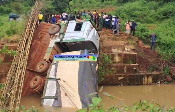 Crollo del ponte Kérouané-Kankan: uno degli apprendisti del camion in questione è ancora bloccato sott’acqua