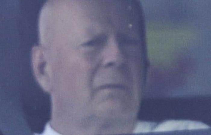 Bruce Willis fuori: faccia preoccupata, l’attore lotta contro questa subdola malattia