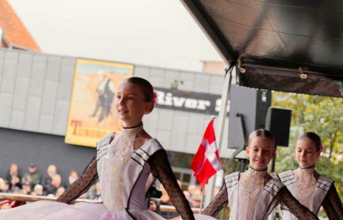 La Queen Mary nei colori autunnali per celebrare i 750 anni di Holstebro con il re Frederik