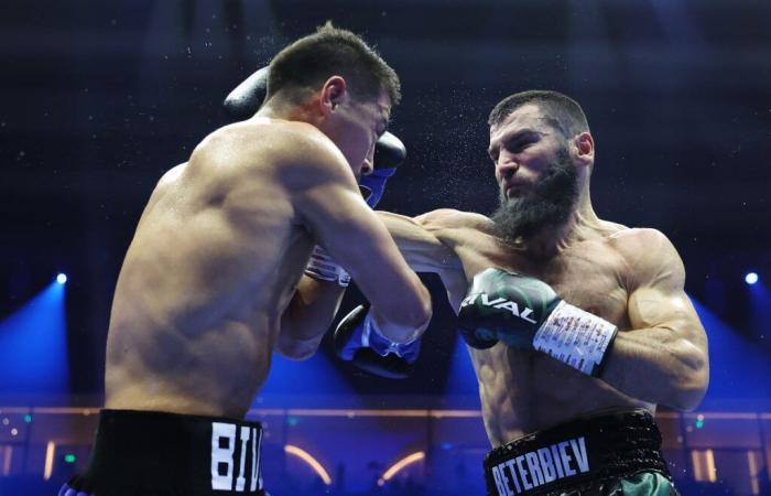 Artur Beterbiev sconfigge Dmitry Bivol e diventa campione indiscusso del mondo dei pesi massimi leggeri