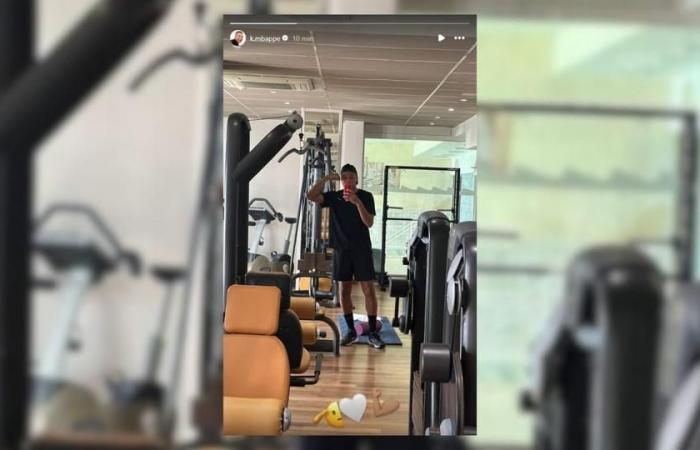 in mezzo alle polemiche, Mbappé pubblica una foto che lo ritrae in palestra