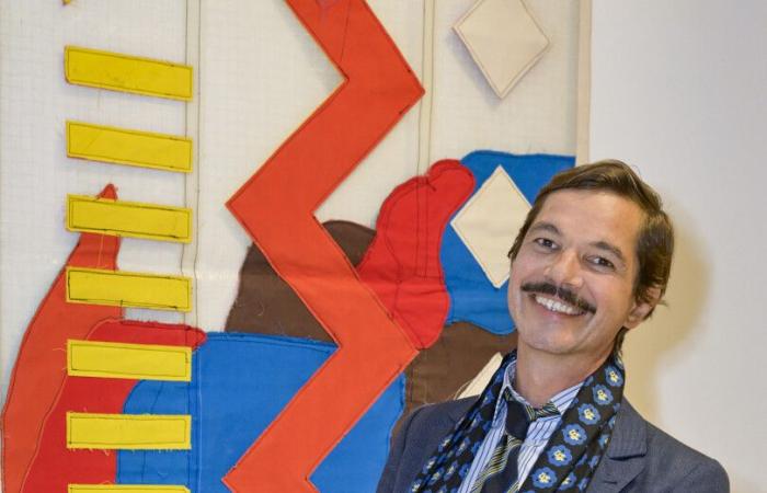 L’artista Guy de Rougemont sotto i riflettori durante una serata colorata