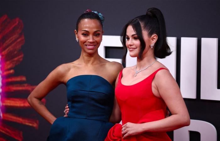 In abiti di gala, Selena Gomez e Zoe Saldana camminano sul tappeto rosso al London Film Festival