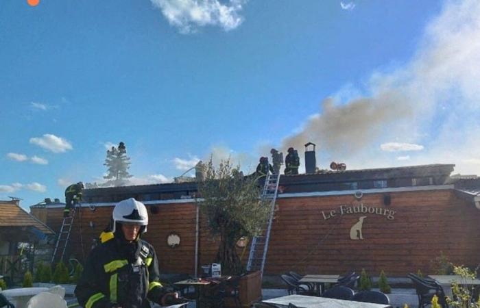 Scoppia un incendio in questo famoso mulino della Val-d’Oise, mobilitati 48 vigili del fuoco