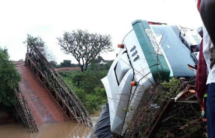 due (2) persone scomparse in seguito al crollo del ponte Djassa