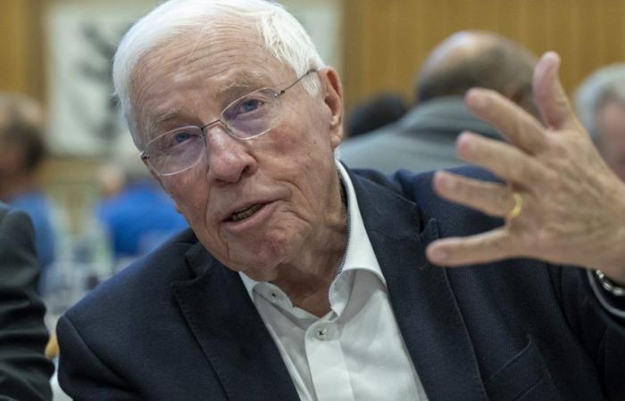 Blocher si pronuncia a favore dell’EFAS: la direzione dell’UDC cede