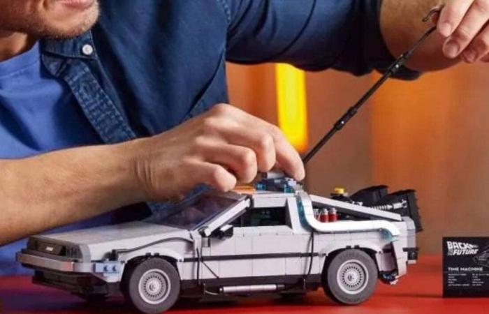 Fino a lunedì la versione LEGO dell’auto più iconica del cinema costa ancora meno