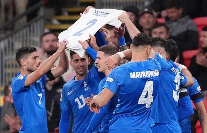 La Grecia rende omaggio a George Baldock nella famosa vittoria contro l’Inghilterra a Wembley