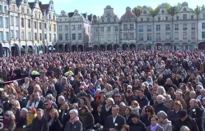 Un anno dopo l’attentato, Arras rende omaggio a Dominique Bernard – rts.ch