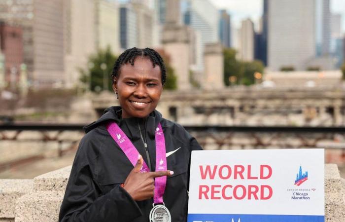 Ruth Chepngetich batte il record mondiale di maratona femminile