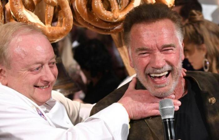 È così che Arnold Schwarzenegger lo aiuta in prigione