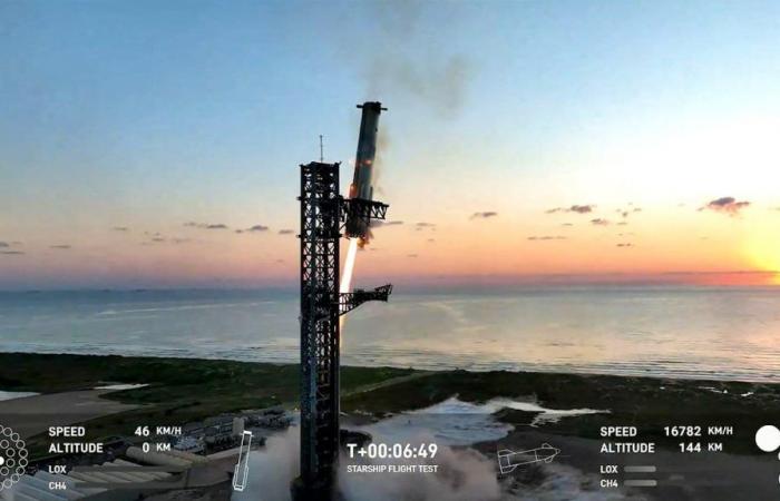 SpaceX riesce a catturare in volo parte del suo megarazzo