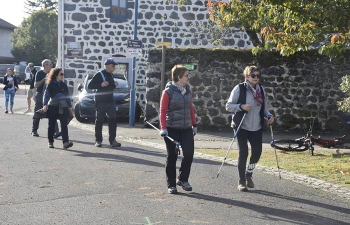 Centinaia di escursionisti e appassionati di mountain bike si sono riuniti per una buona causa a Saint-Christophe-sur-Dolaizon