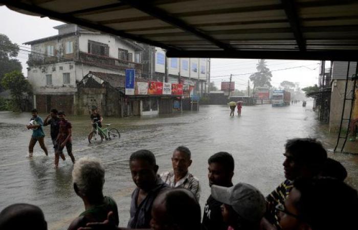 Lo Sri Lanka chiude le scuole mentre le inondazioni colpiscono la capitale