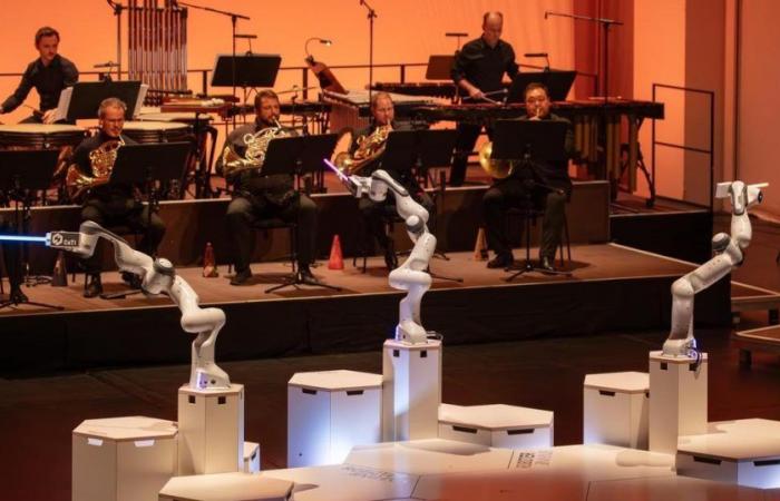 Un robot dirige un’orchestra sinfonica in Germania