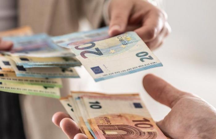 L’euro scende ai minimi di due mesi