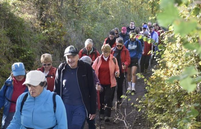 Centinaia di escursionisti e appassionati di mountain bike si sono riuniti per una buona causa a Saint-Christophe-sur-Dolaizon