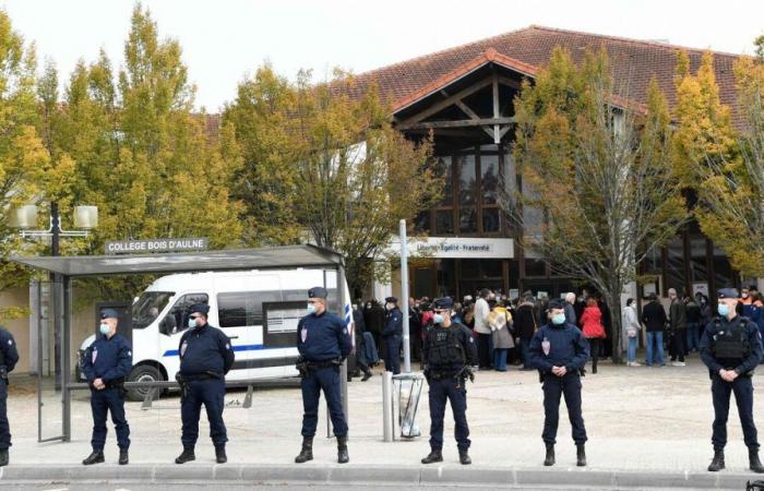 “Non li dimenticheremo”: minuto di silenzio nelle scuole medie e superiori per Samuel Paty e Dominique Bernard