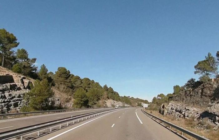 lampeggiato a 230 km/h con la sua Ferrari, si vede ritirare immediatamente la patente