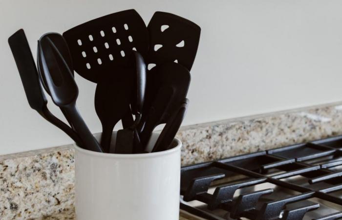 Hai questo tipo di utensile nella tua cucina? Ecco perché dovresti buttarli via il prima possibile