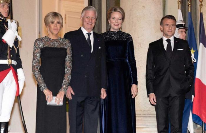 Re Filippo e la regina Matilde invitati ad una cena di stato all’Eliseo da Emmanuel e Brigitte Macron