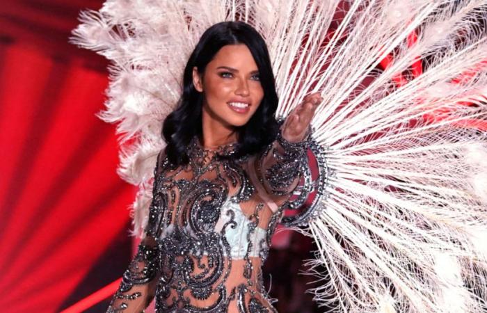 Adriana Lima annuncia il suo ritorno al Victoria’s Secret Fashion Show 2024