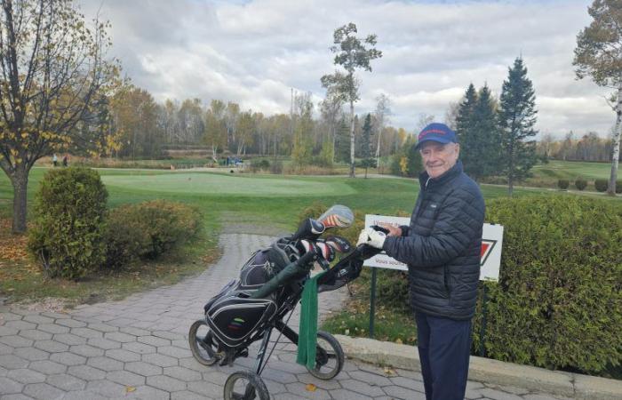 A 92 anni gioca a golf