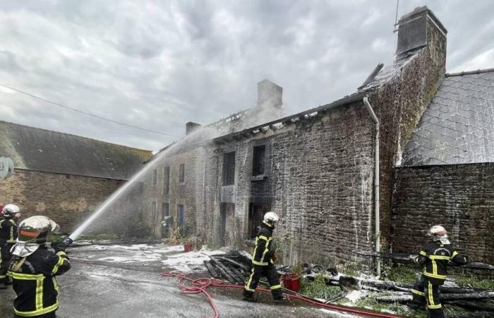 Una casa inabitabile dopo un incendio a Saint-Malo-des-Trois-Fontaines