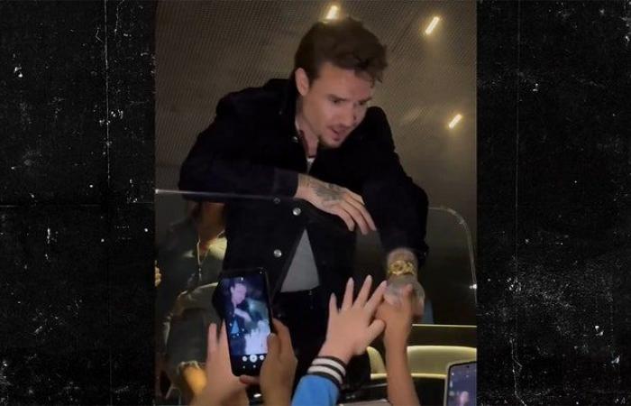 Liam Payne morto a 31 anni dopo essere caduto dalla camera d’albergo di Buenos Aires