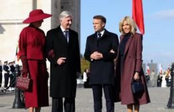 Bella gente e bella biancheria durante la visita di stato in Francia del Re Filippo e della Regina Matilde