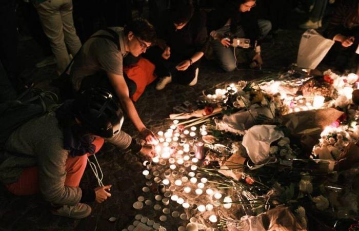 circa 200 persone si sono riunite alla Madeleine per un omaggio